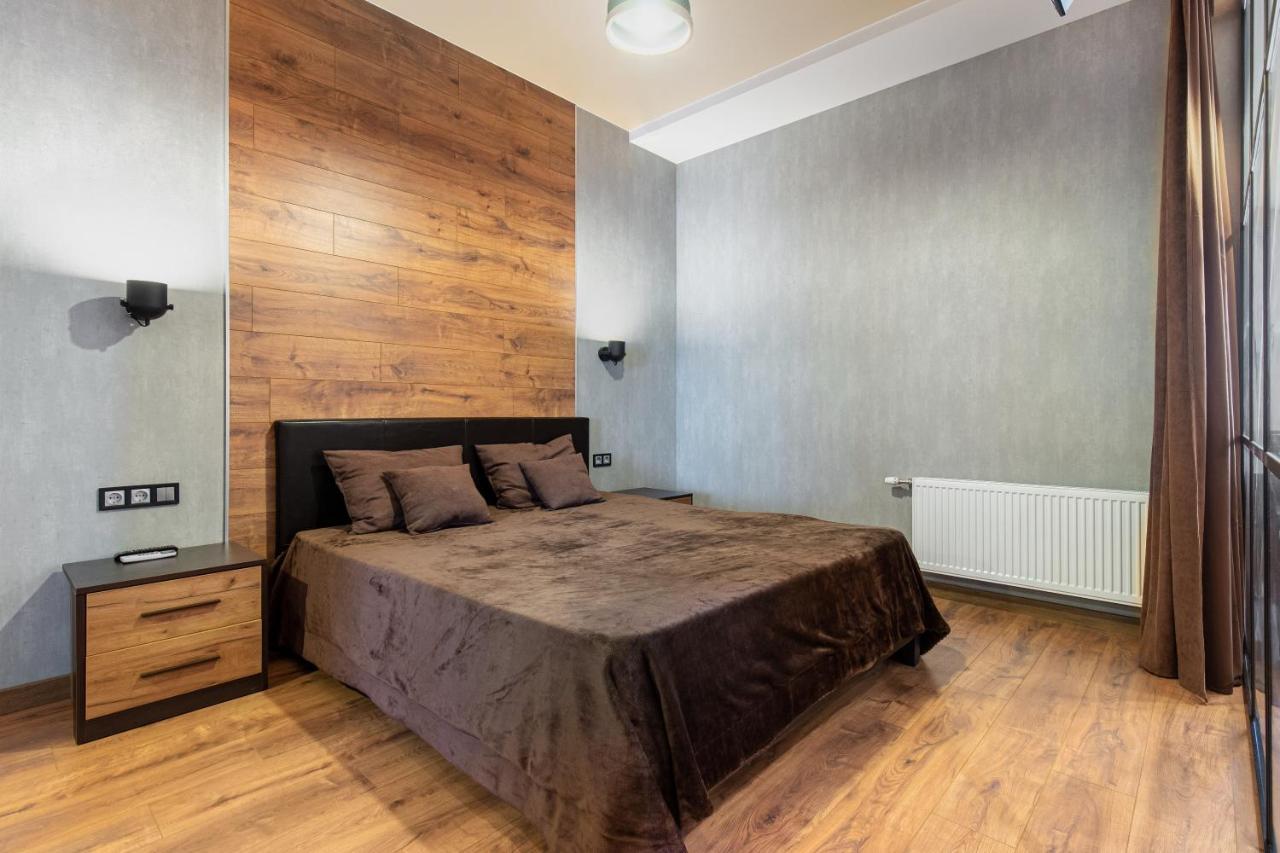 Sea Symphony Wood Style Apartment Odessa Esterno foto