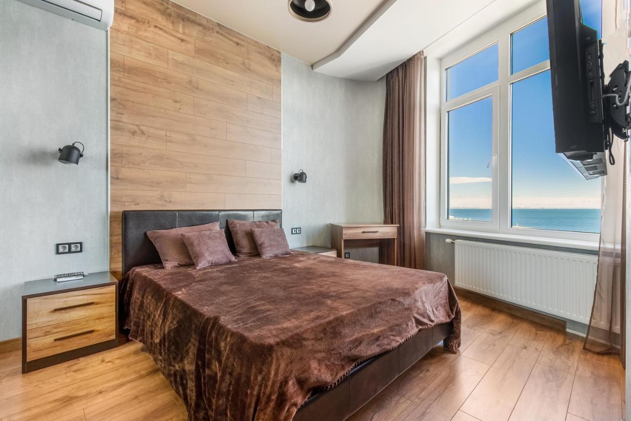 Sea Symphony Wood Style Apartment Odessa Esterno foto